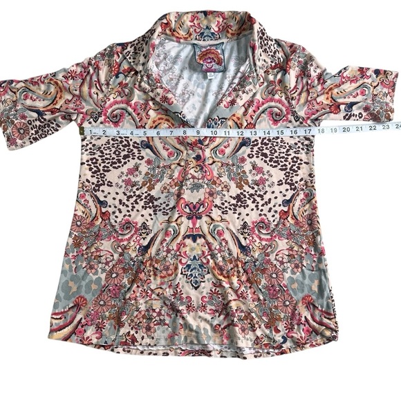 Johnny Was JUNGLE PAISLEY POLO SWING TEE. Size XS - Picture 4 of 5